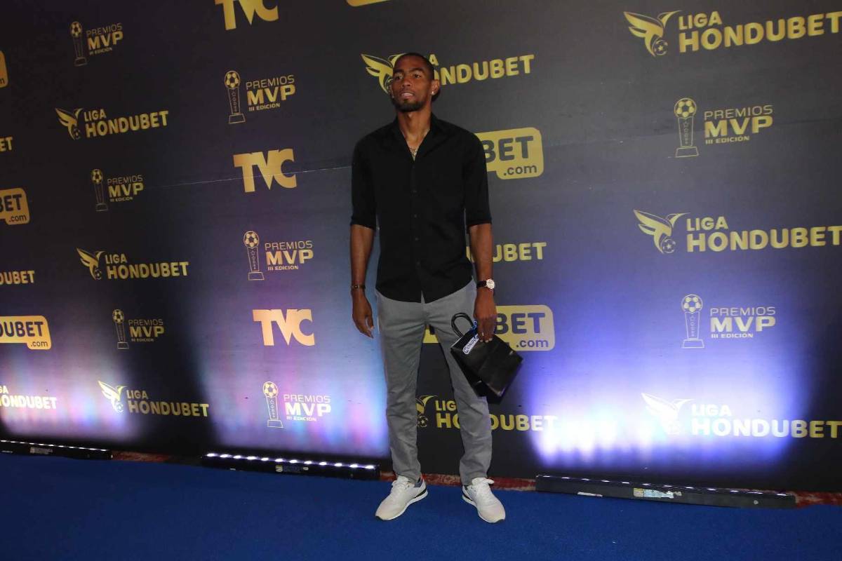 Premios MVP: Futbolistas de Olimpia bien acompañados; Eduardo Espinel y Diego presentes