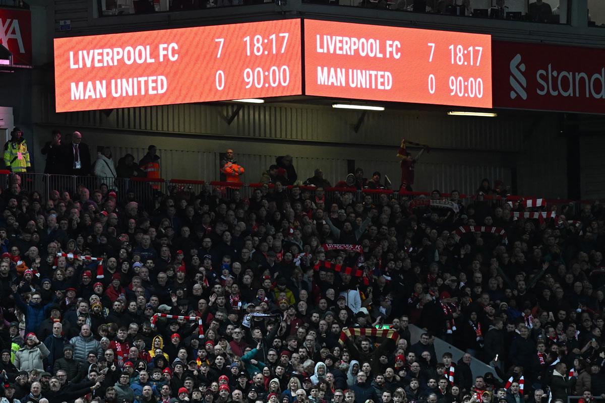 ¡Humillante! Liverpool despedaza y golea al Manchester United