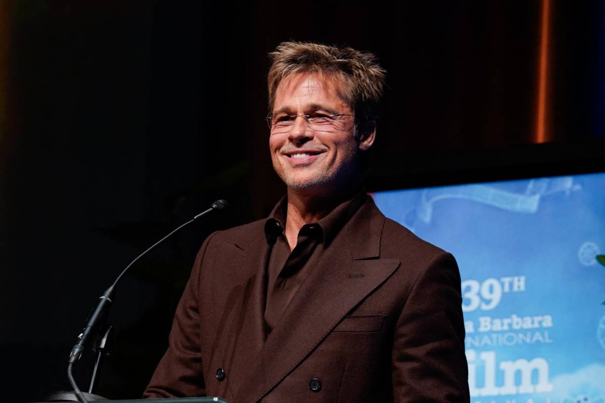 Brad Pitt da paso al amor a poco de concluir su divorcio con su ex