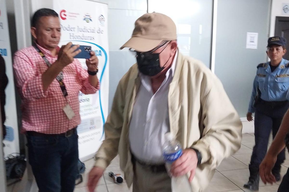 Arresto domiciliario a exdirector del Fosovi, Juan Ramón Cruz