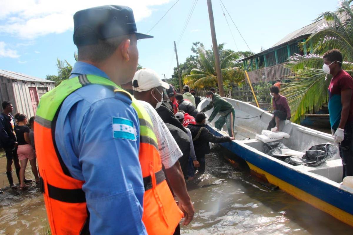 Hallan dos cuerpos más del naufragio de Brus Laguna, en Gracias a Dios