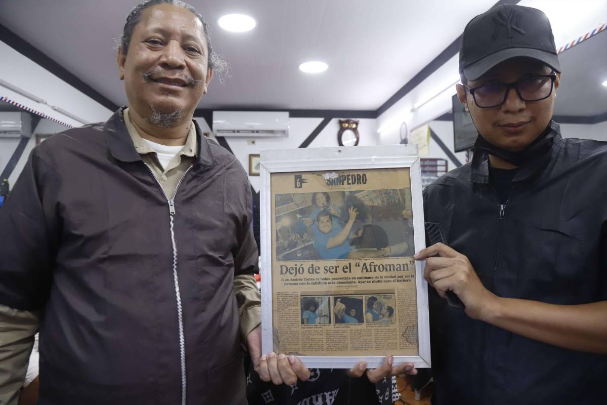 La barbería ha sido el lugar de retoque de famosos personajes como el “Afroman”. En las páginas de LA PRENSA se elaboró un reportaje de cuando el reconocido corredor hondureño se dejó cortar el pelo por don Michel.