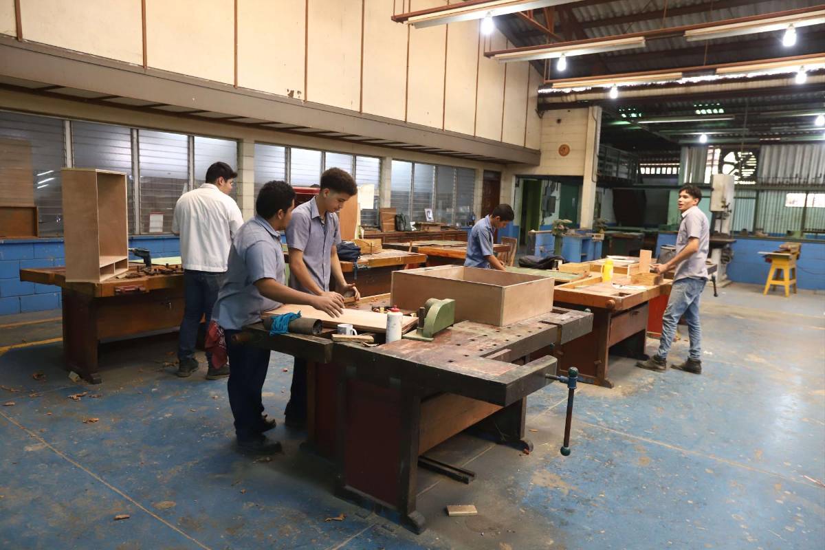 La empresa privada da importantes aportes para la subsistencia del Infop.