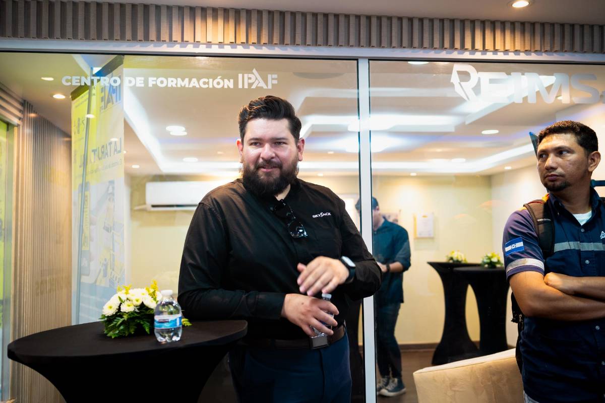 Salvador Cortés, representante de la marca Skyjack.