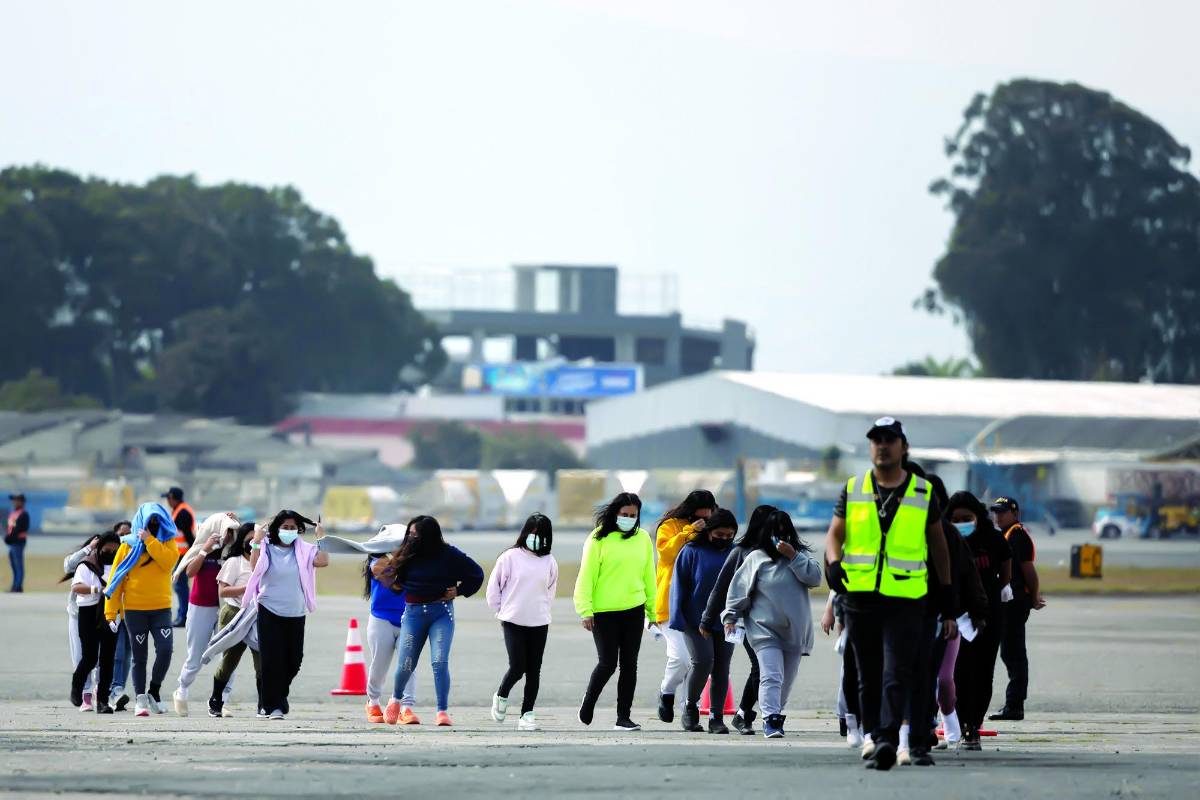 Migrantes llegan al Villeda Morales