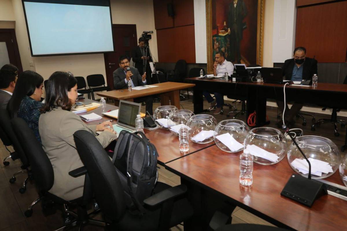 Concluye primera audiencia a aspirantes a fiscal general de Honduras