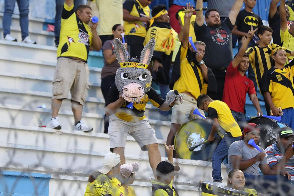 Así vivimos la ida de la Finalísima entre Juticalpa FC y Génesis