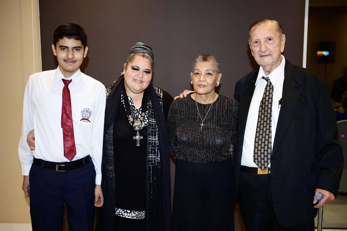 Asociación Médica Sampedrana condecora a médicos en SPS