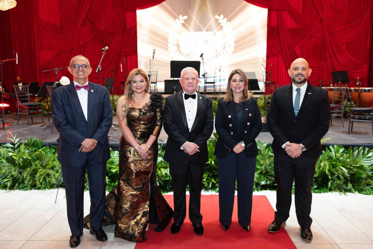 Elegancia y alegría: Así se vivió la celebración del 40 aniversario de la UTH