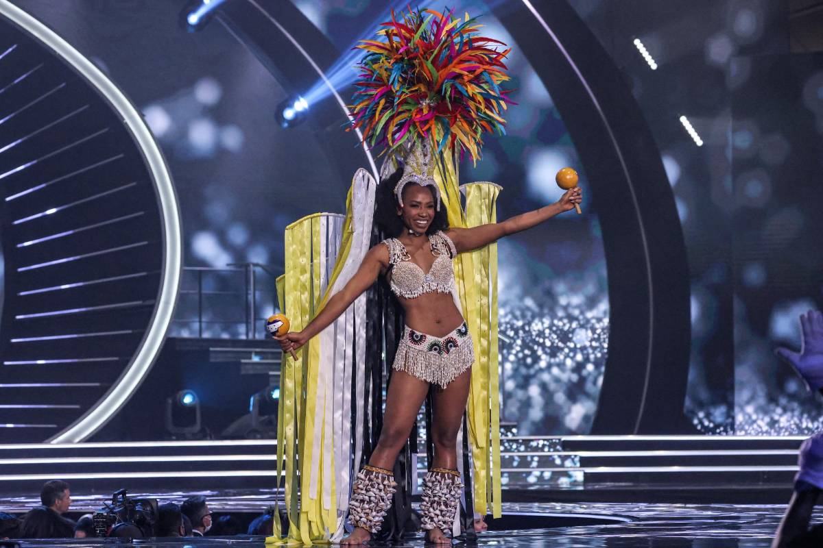 Rose Meléndez, representante de Honduras, lució este precioso traje típico el pasado viernes.