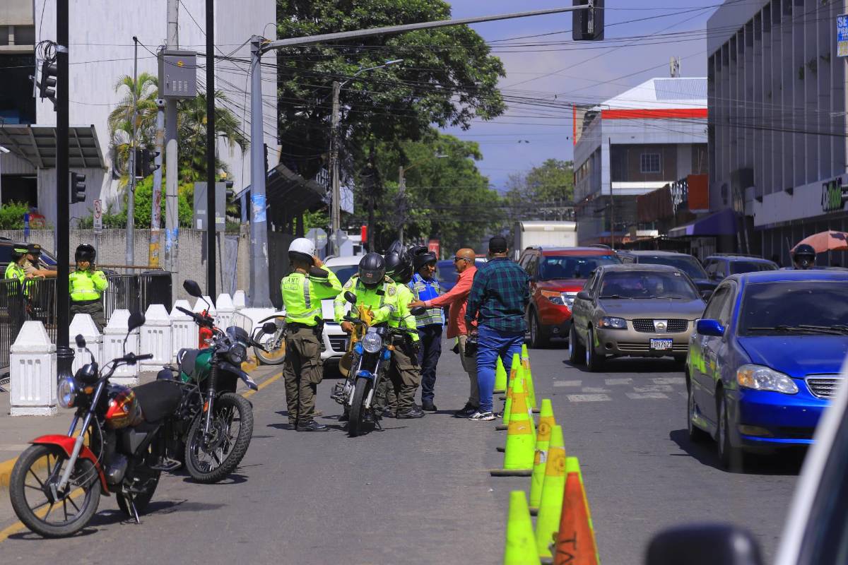Roberto Contreras emplaza de nuevo a vendedores de la 2 calle