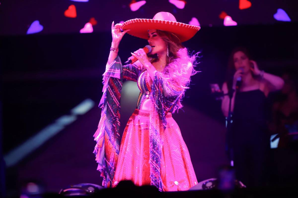 Sampedranos disfrutan en el AGAS y en el concierto de Ninel Conde