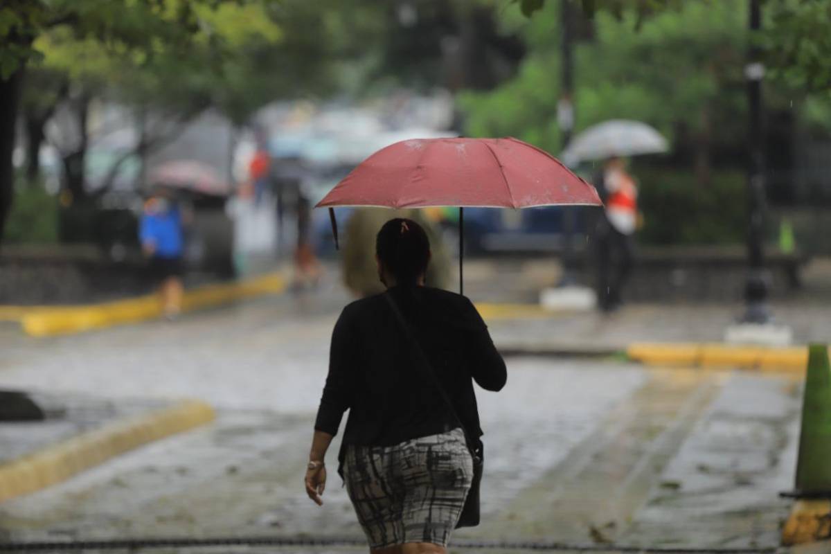 Lluvias con actividad eléctrica este miércoles en varias regiones de Honduras