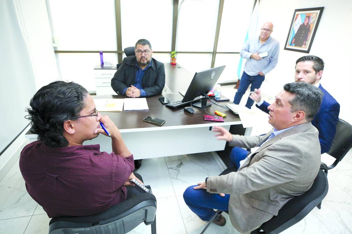 Junta dice que militancia de Libre tendrá prioridad en los empleos del IHSS