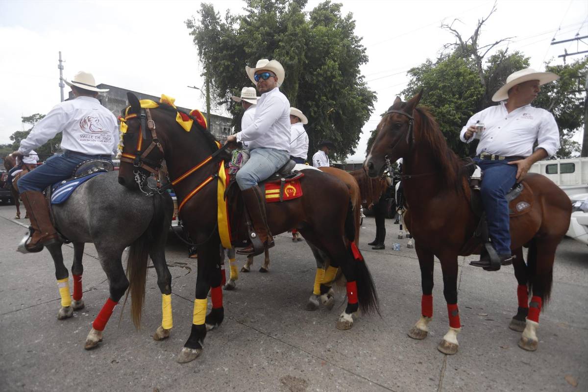 Ambiente, color y tradición: así luce el desfile hípico en San Pedro Sula
