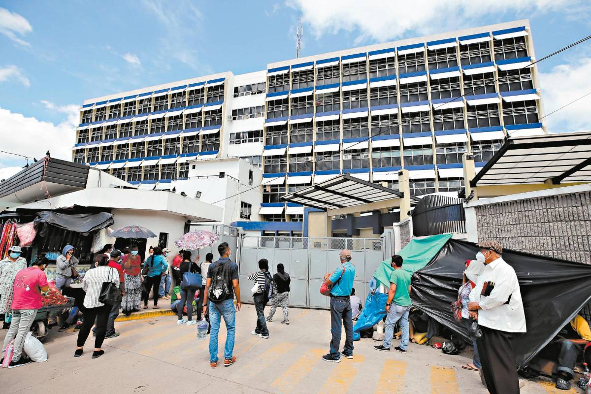 50 médicos estudiarán sus especialidades en hospital Escuela