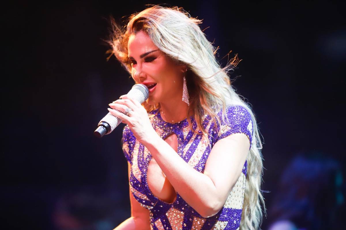 Ninel Conde encendió el Campo AGAS con su “Bombón Asesino”