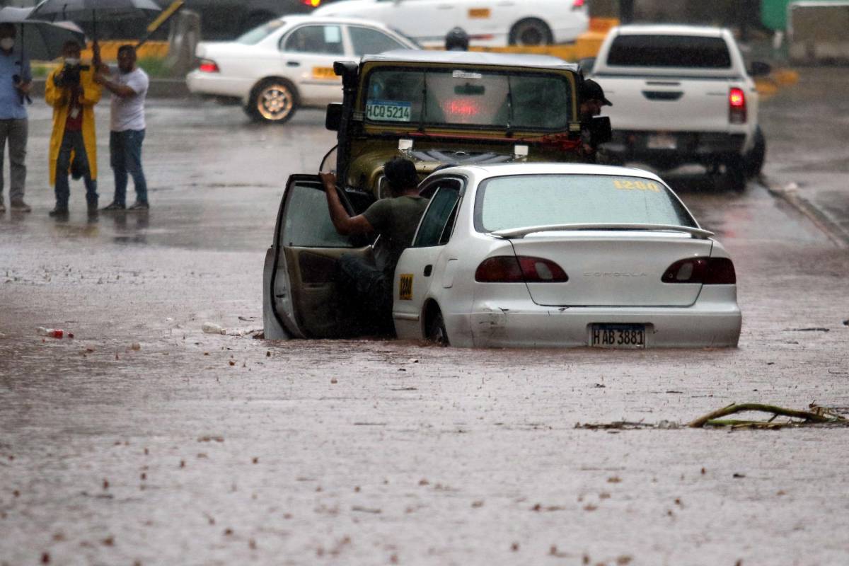 Cinco muertos y más de 30,000 afectados por lluvias en Honduras