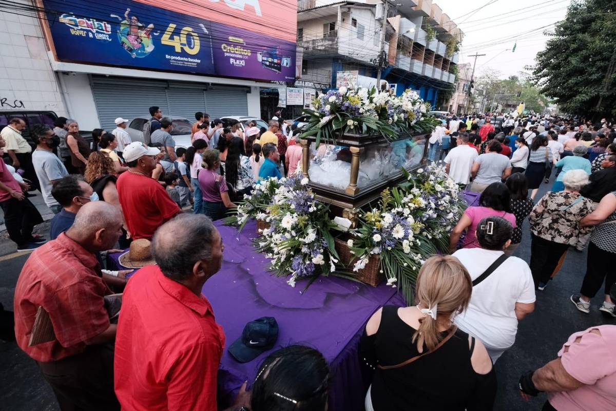 Procesión de Santo Entierro recorre calles de San Pedro Sula
