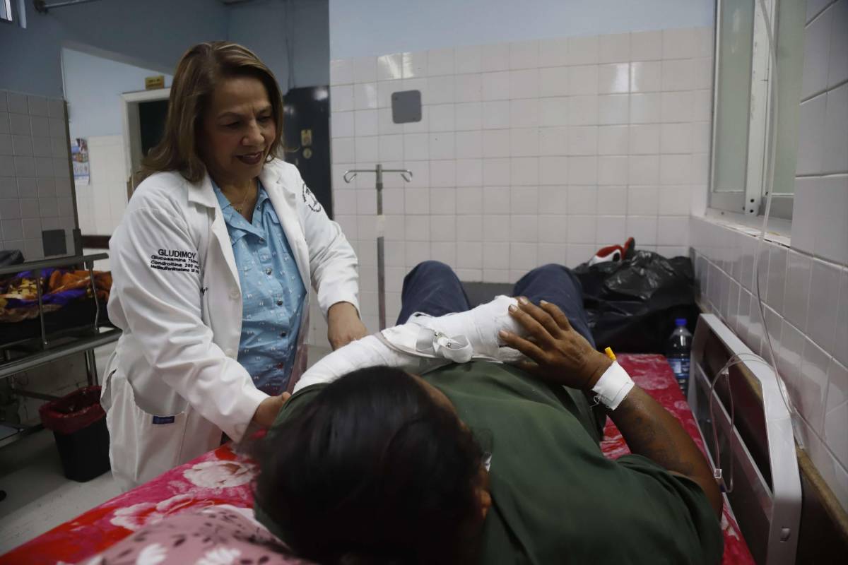 A sus 63 años ha servido a miles de pacientes en el Mario Rivas