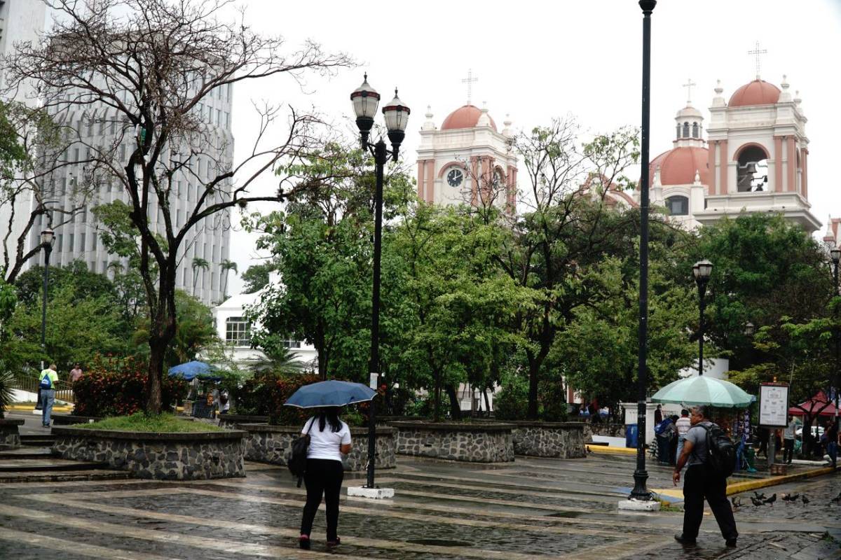 Lluvias con actividad eléctrica se esperan para hoy en mayoría de regiones de Honduras