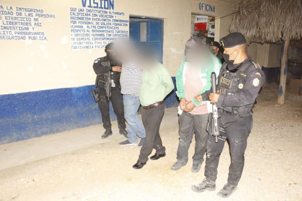 Detienen en Guatemala a 65 migrantes hondureños que iban rumbo a EEUU