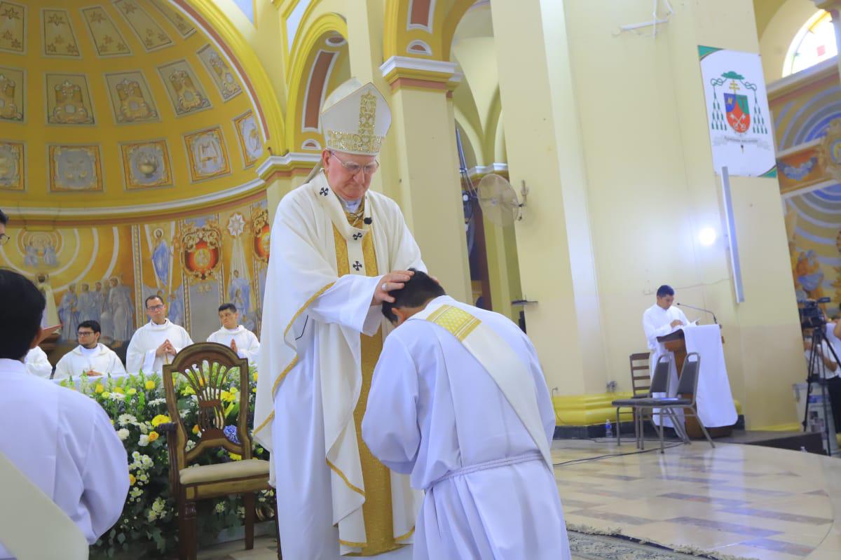 Edwin Ávila y Osman Martínez, los dos nuevos sacerdotes al servicio de la Iglesia católica