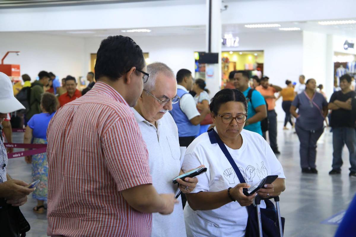 Declaración en línea sigue causando atrasos en el Villeda