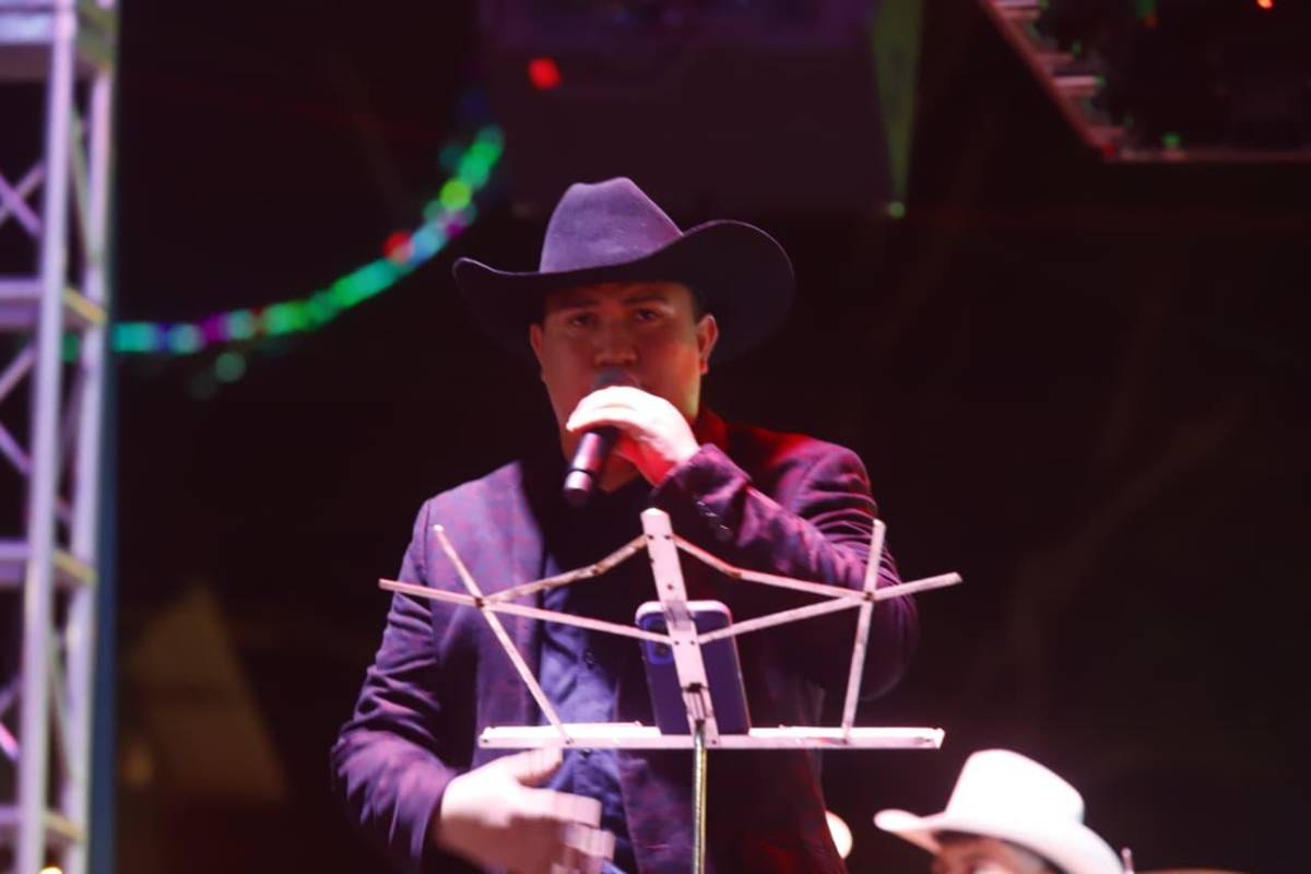 Generación Norteña desata la fiesta en la Tarima Ganadera del Agas