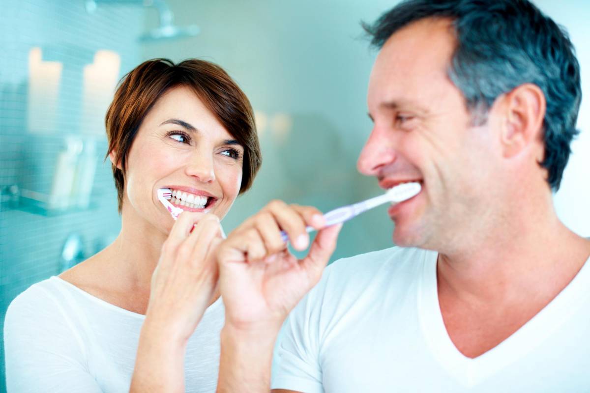 Cuidar dientes y encías ayuda a proteger el cerebro