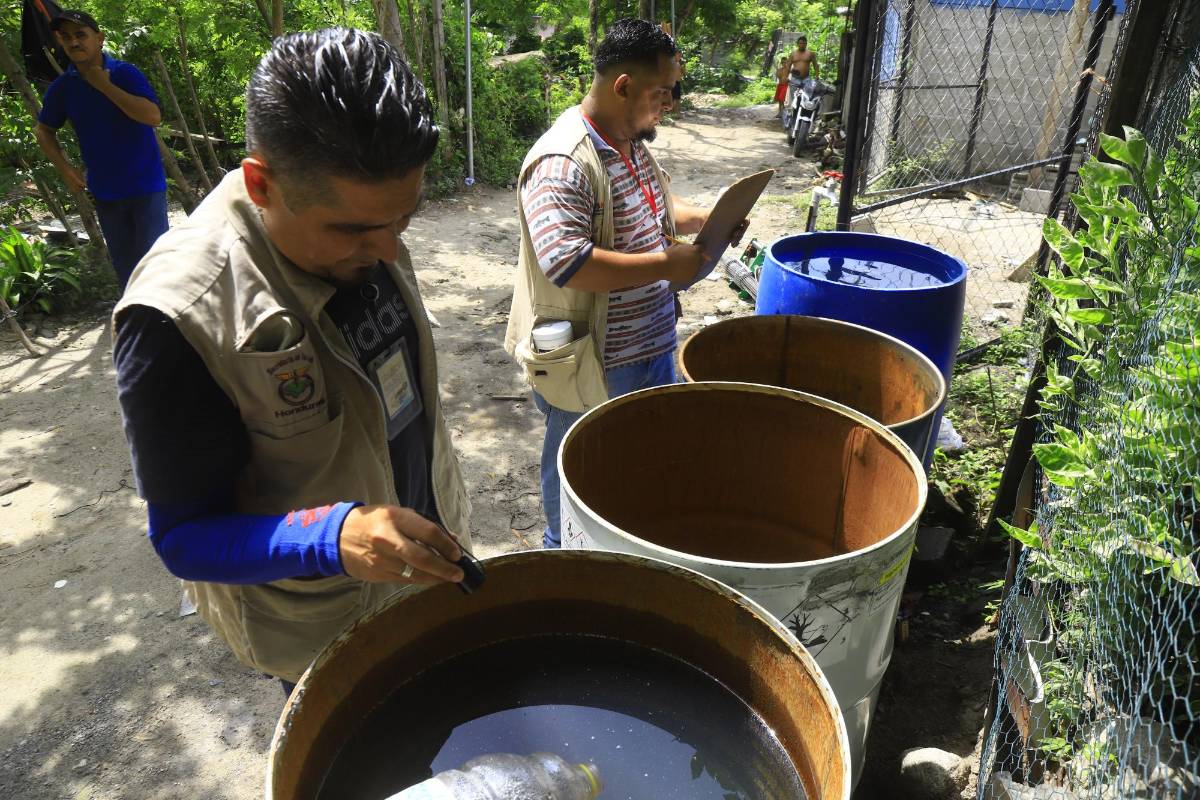 Con éxito finalizó el megaoperativo contra el dengue, donde vecinos aprovecharon para pedir que cumplan las ordenanzas municipales.