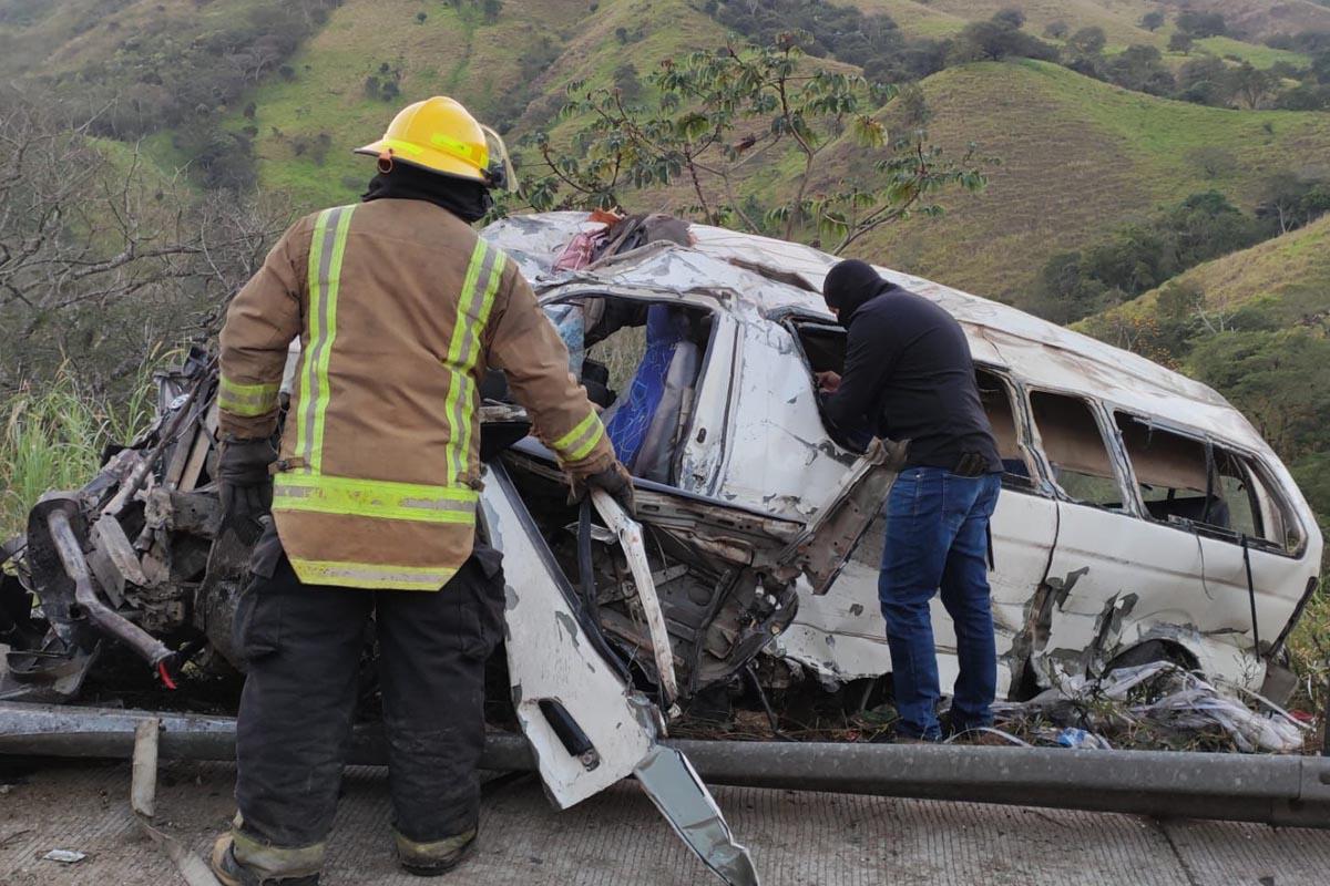 Dos mujeres mueren en accidente de rapidito de Copán
