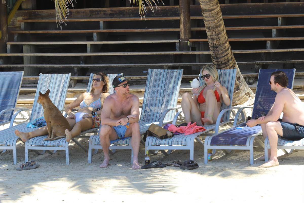 Roatán se mueve entre gigantescos cruceros, turismo de aventura y hermosas mujeres