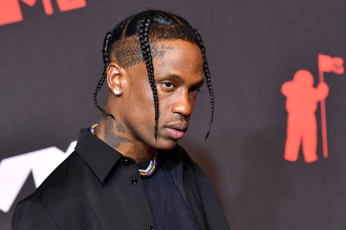 Los guardias de seguridad de Astroworld demandan a Travis Scott por un millón de dólares