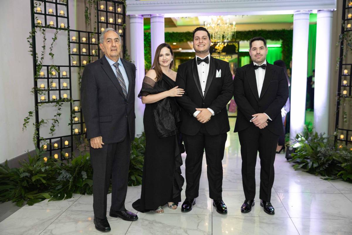 Elegancia y alegría: Así se vivió la celebración del 40 aniversario de la UTH