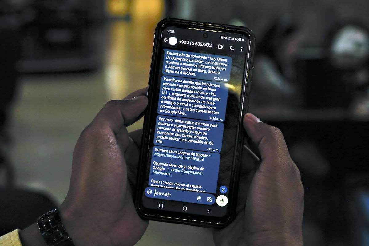 También se pueden realizar ataques similares mediante llamadas telefónicas (vishing) y mediante mensajes SMS (smishing).
