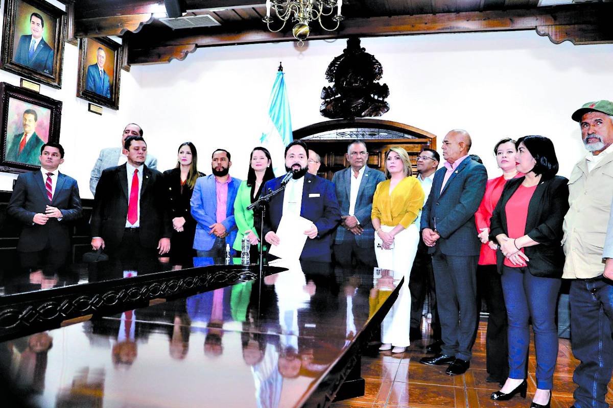 Luis Redondo convoca a sesión sin tener consenso total en el Congreso Nacional