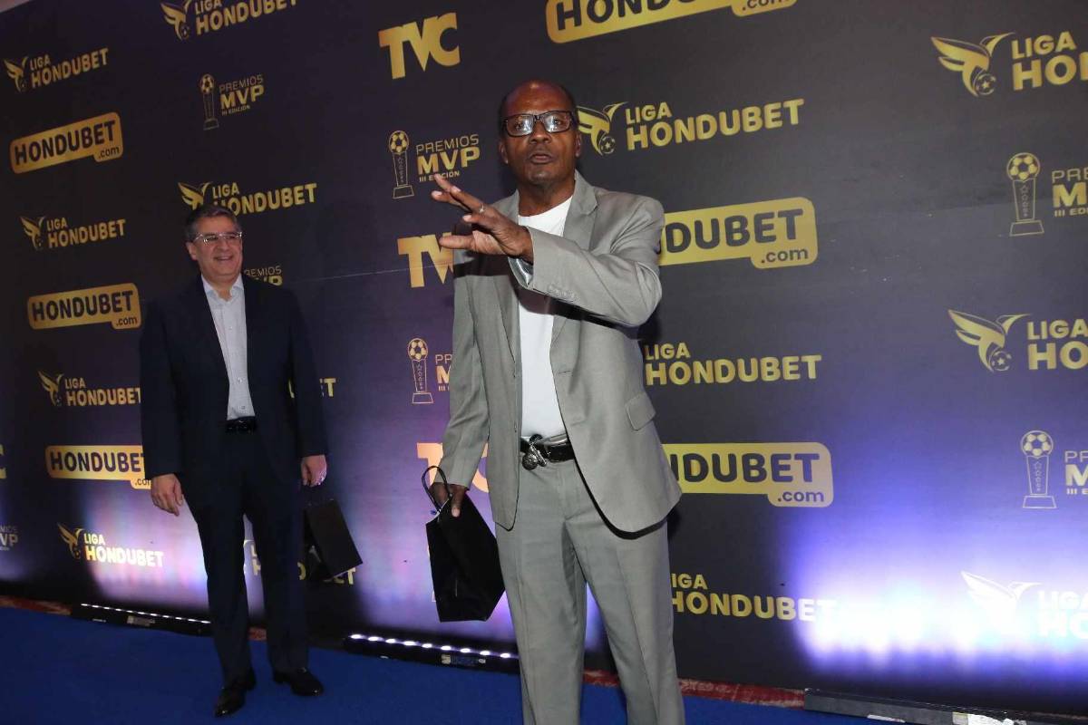 Premios MVP: Futbolistas de Olimpia bien acompañados; Eduardo Espinel y Diego presentes