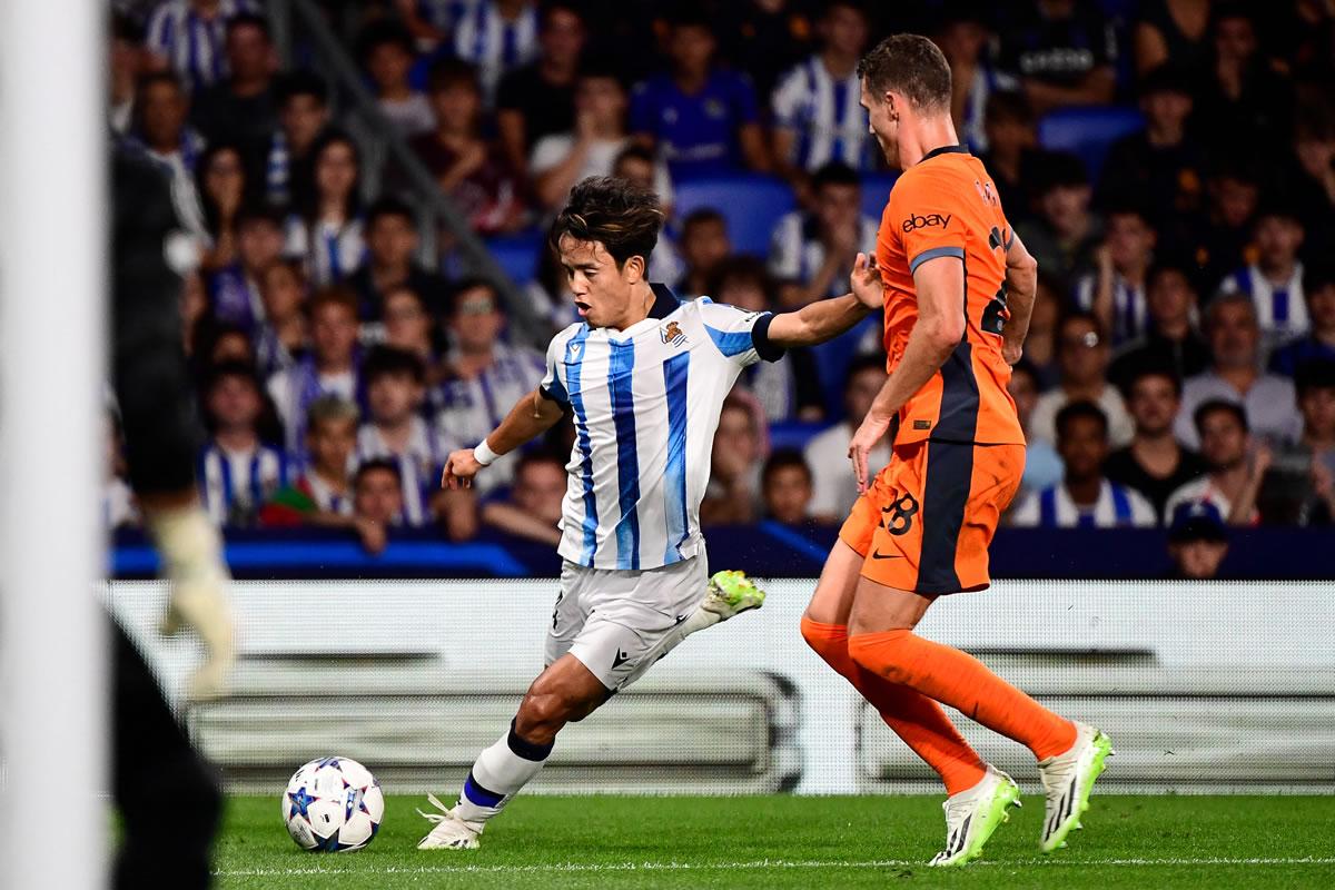 Take Kubo dio problemas a la defensa del Inter de Milán.