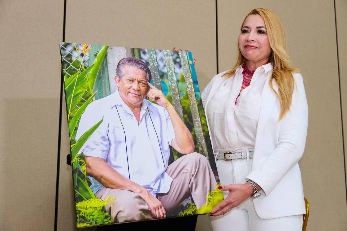 Más de 100 artistas despedirán a Moisés Canelo este domingo