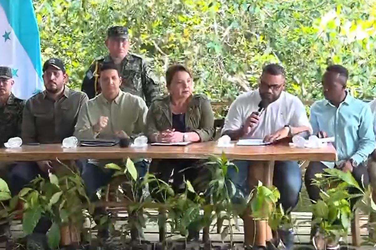 Xiomara Castro pide reformar el Código Penal para delitos ambientales