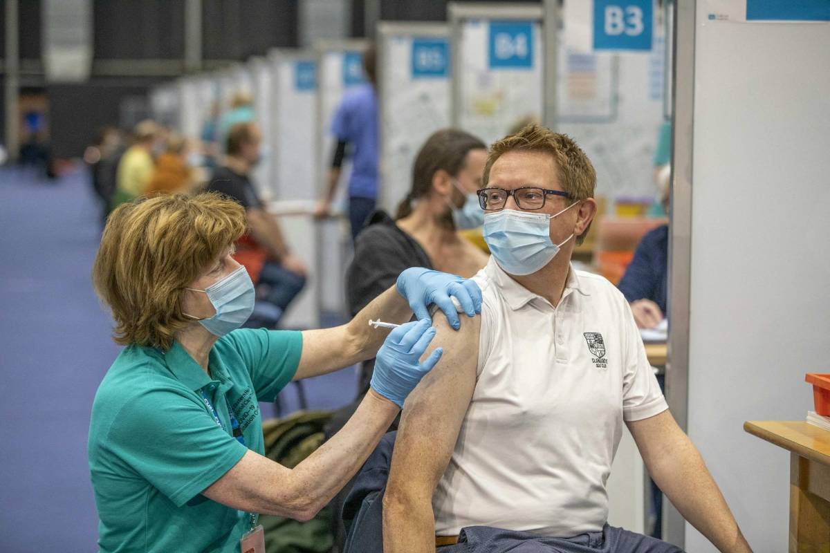 Israel anuncia cuarta dosis de vacuna para mayores de 60 años y personal sanitario