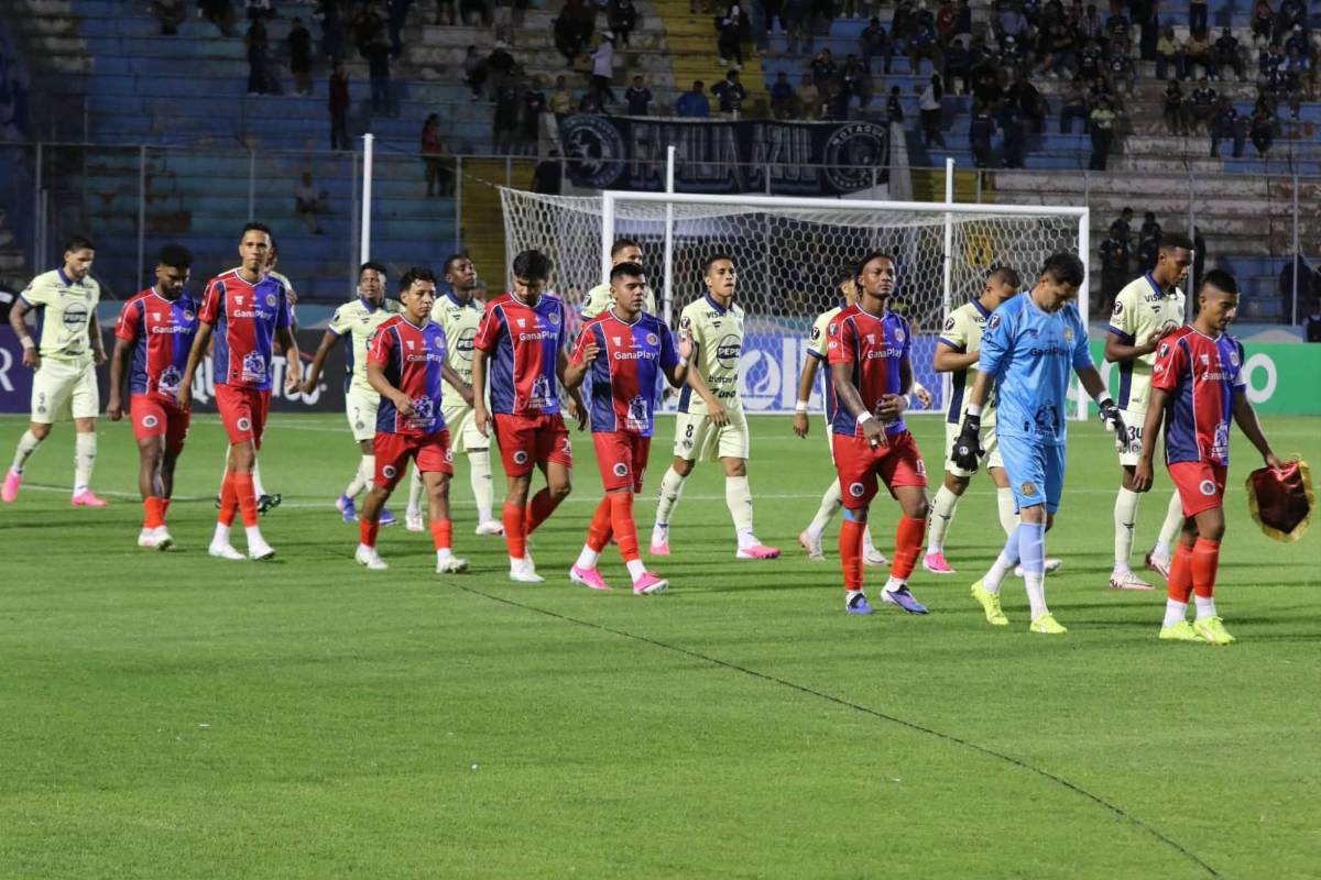 Motagua celebra, exOlimpia presente y las lindas chicas que enamoraron en el Nacional
