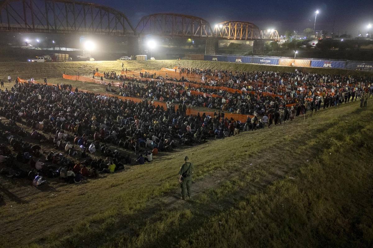 México impugnará ley de Texas que permite detener migrantes, dice López Obrador