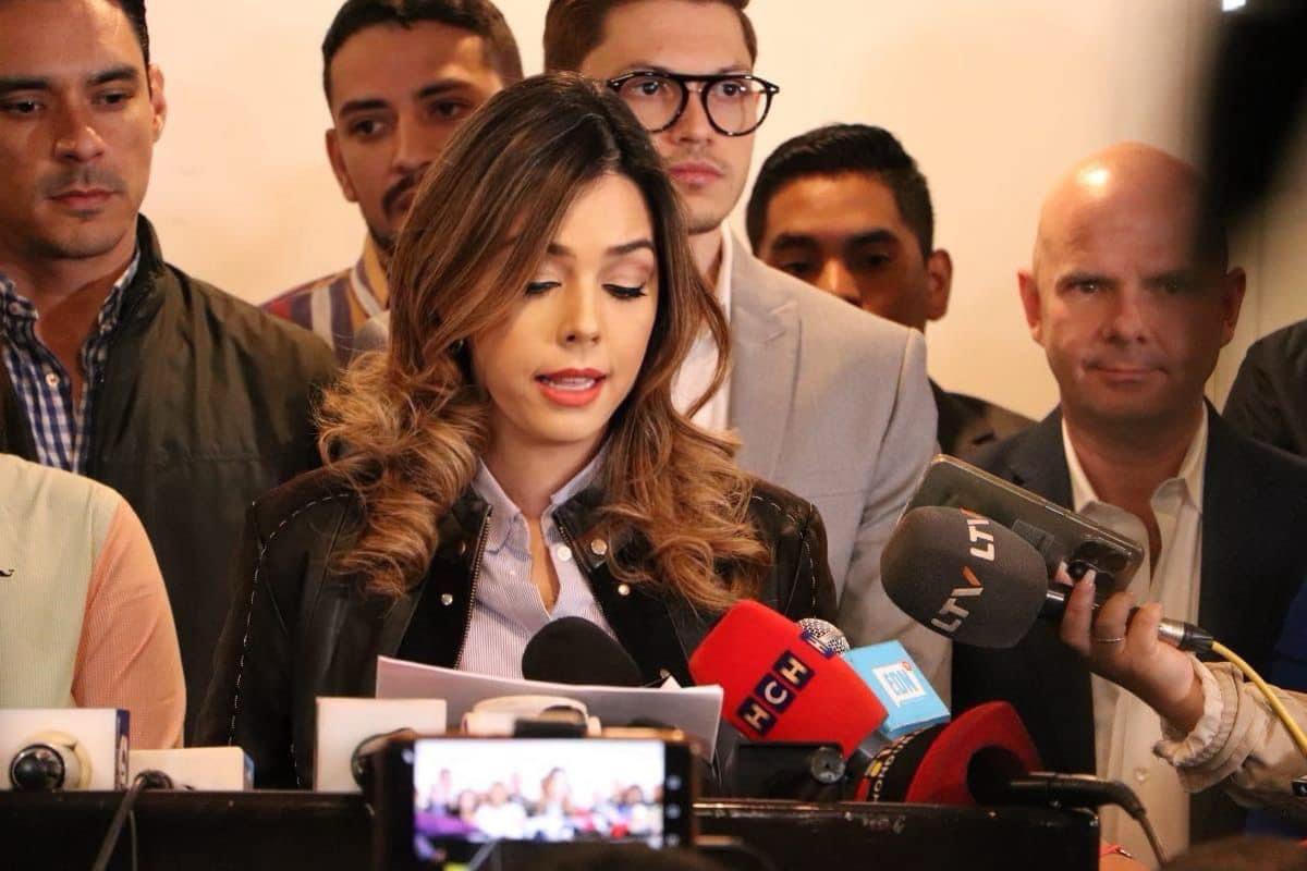 María Antonieta Mejía reprende a Orlando Ponce por comentario contra consejeras del CNE