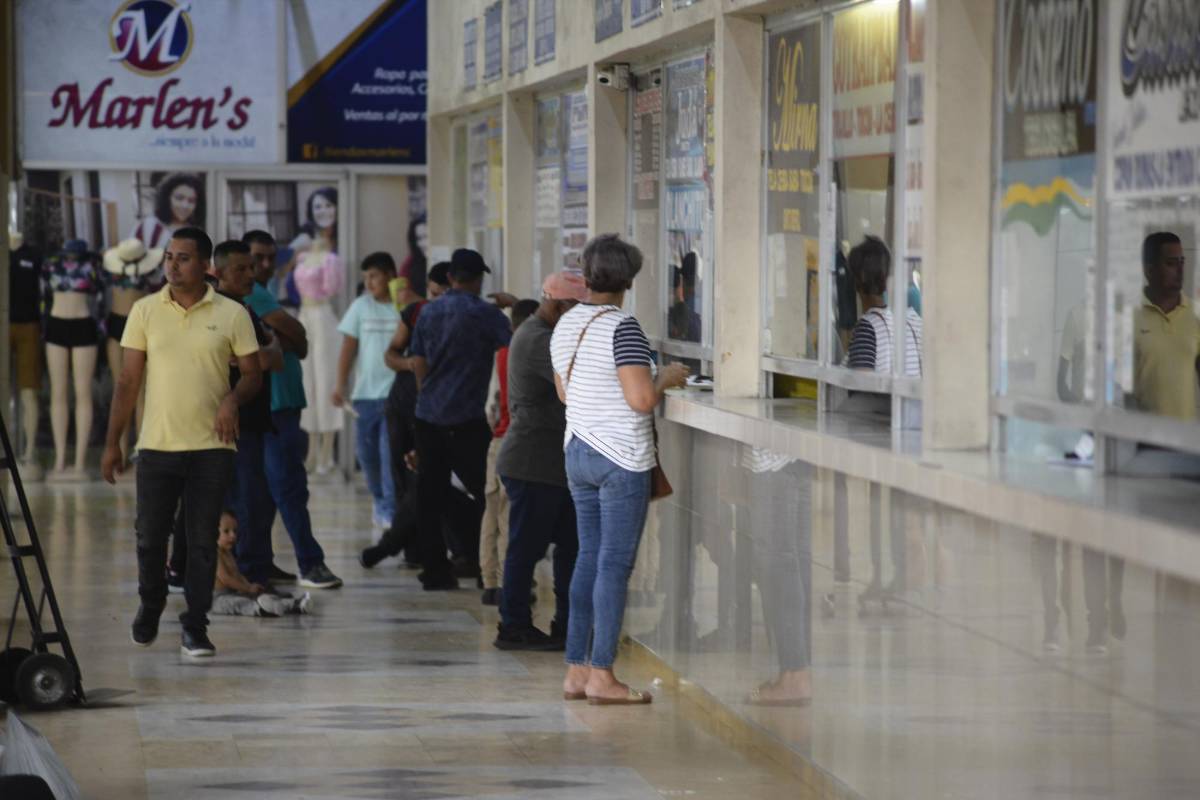 Así lucen las terminales aéreas y terrestres durante el Feriado Morazánico
