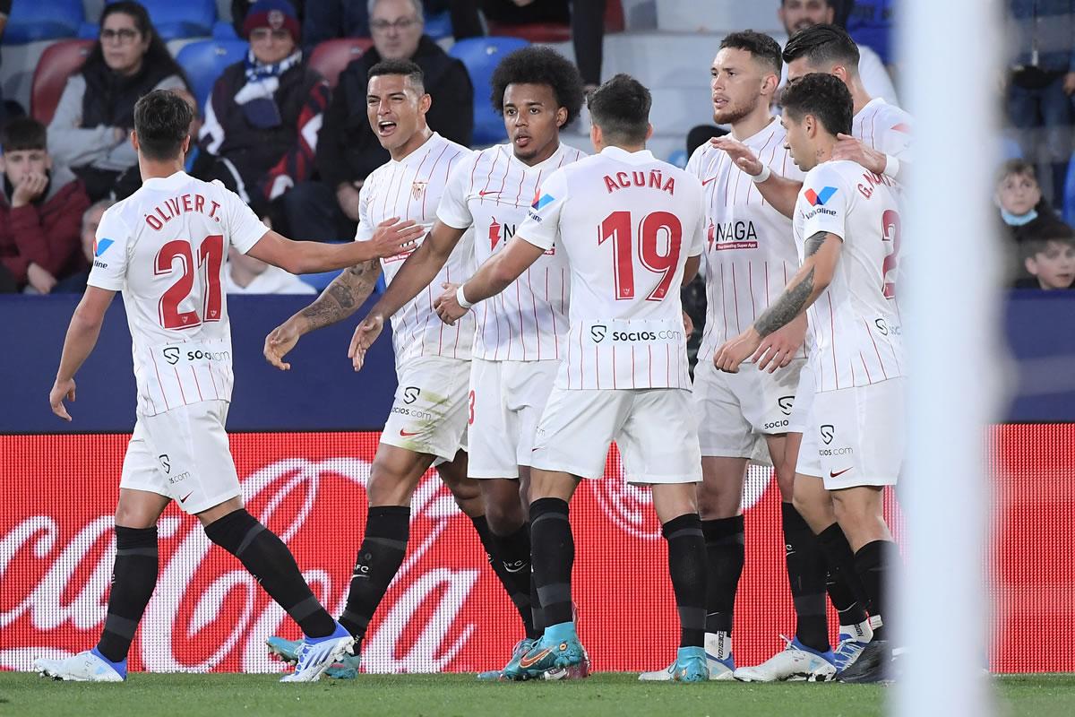 Jules Koundé selló la victoria del Sevilla ante Levante.