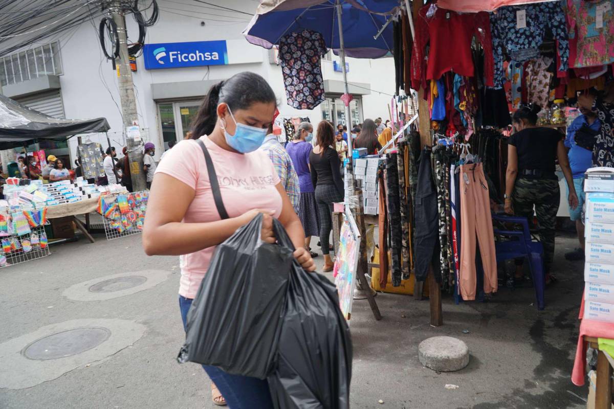 Economistas recomiendan que implementar medidas para reducir la inflación es primordial para aumentar la confianza de los consumidores hondureños.
