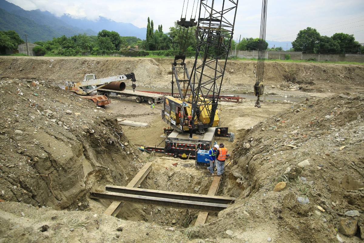 Comienza construcción de puente que beneficiará a 80 mil personas