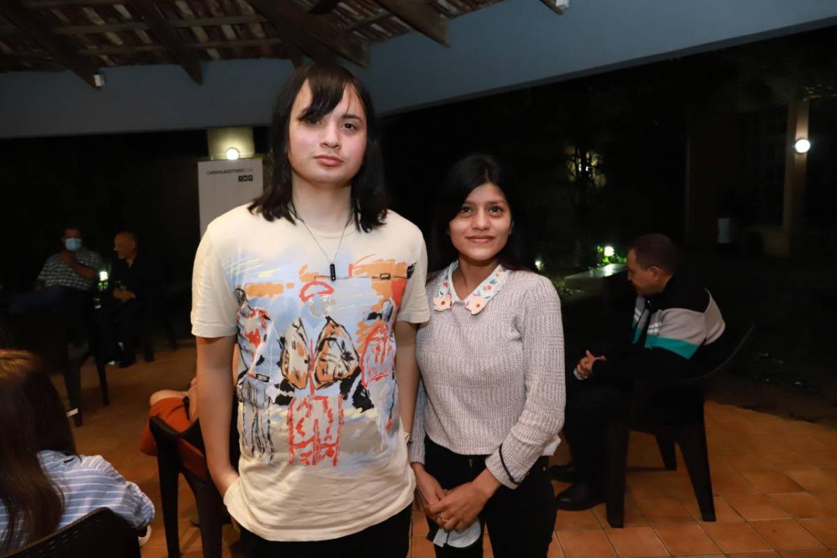 Dennis Arita presenta su nuevo libro “El tigre hambriento”